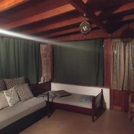 Holiday home Aloni Oitilon